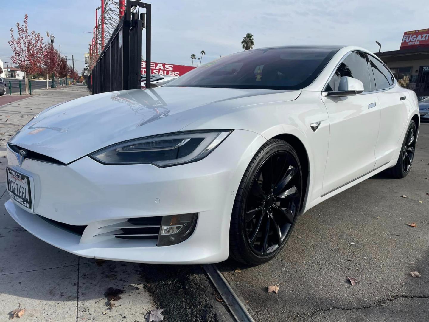 2018 WHITE /White Gold Tesla Model S (5YJSA1E23JF) , located at 744 E Miner Ave, Stockton, CA, 95202, (209) 944-5770, 37.956863, -121.282082 - PLUS TAXES AND FEES - Photo#2